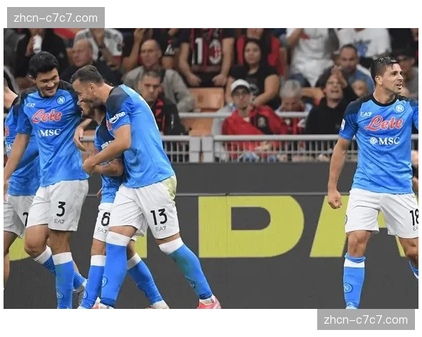 那不勒斯对阵国米，主队后卫拉赫马尼犯规送点并两黄变一红罚下