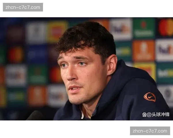 巴萨官方：克里斯滕森训练中脚踝扭伤，预计缺席本赛季剩余比赛